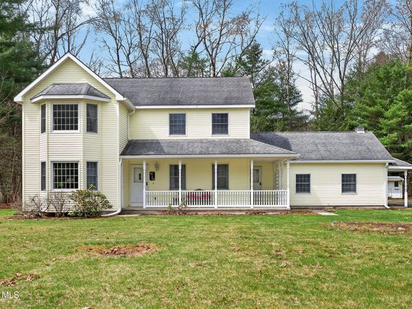 26 Sugar Pine Road, Queensbury, NY 12804