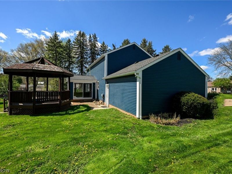 1800 Spotswood Street NW, Uniontown, OH 44685 Photo 4