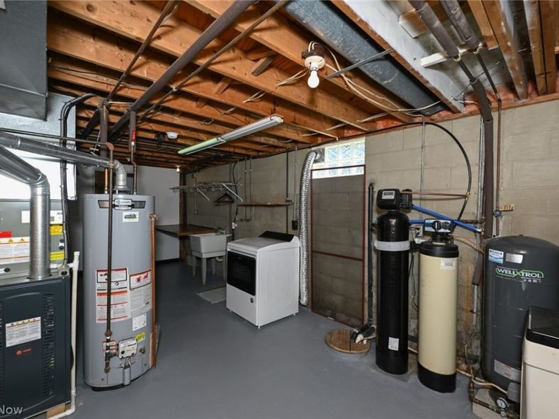 1800 Spotswood Street NW, Uniontown, OH 44685 Photo 50