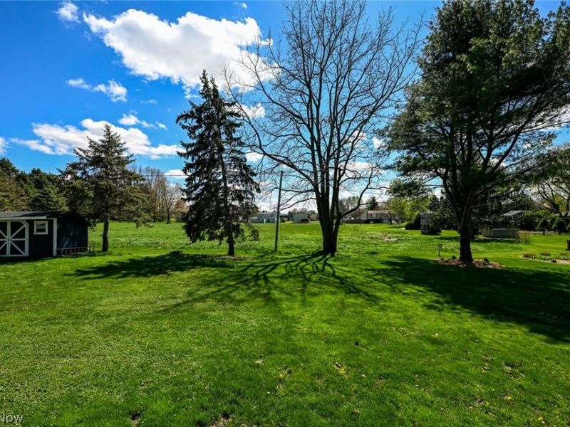 1800 Spotswood Street NW, Uniontown, OH 44685 Photo 7