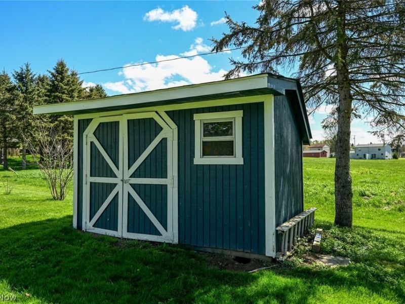 1800 Spotswood Street NW, Uniontown, OH 44685 Photo 9