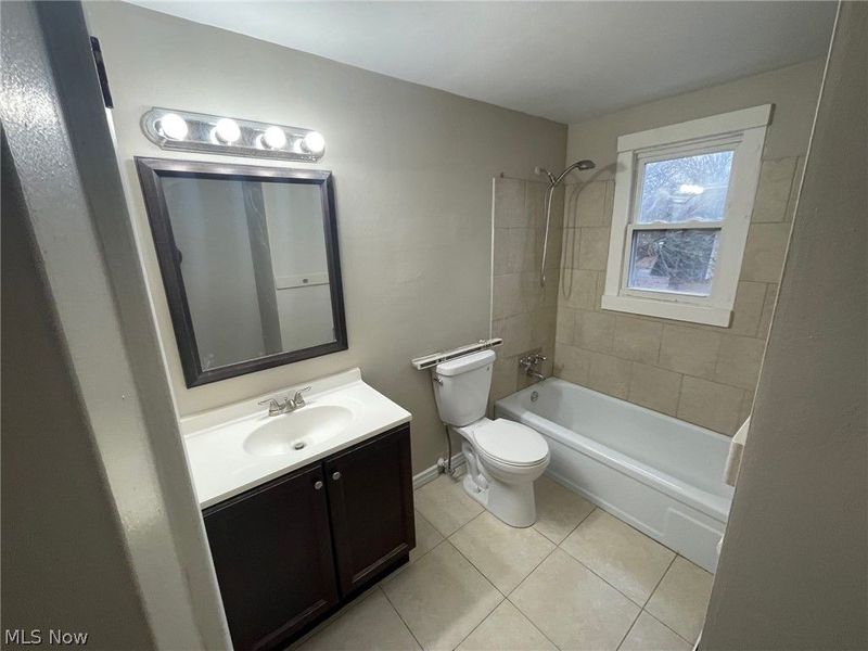 5029 Aravesta Avenue, Unit 4, Boardman, OH 44512 Photo 5