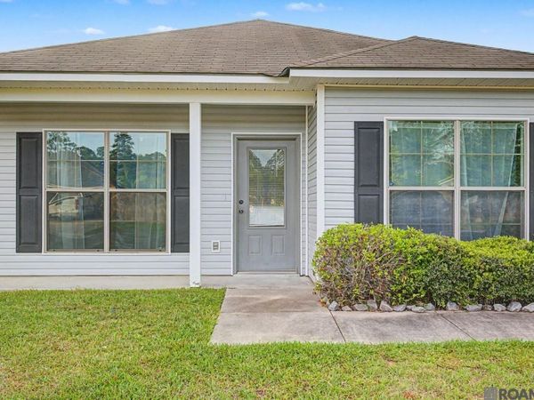 32453 Lake Pointe Blvd, Denham Springs, LA 70726