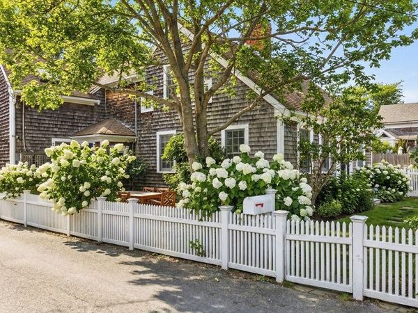 1 Atlantic Ave, Provincetown, MA 02657