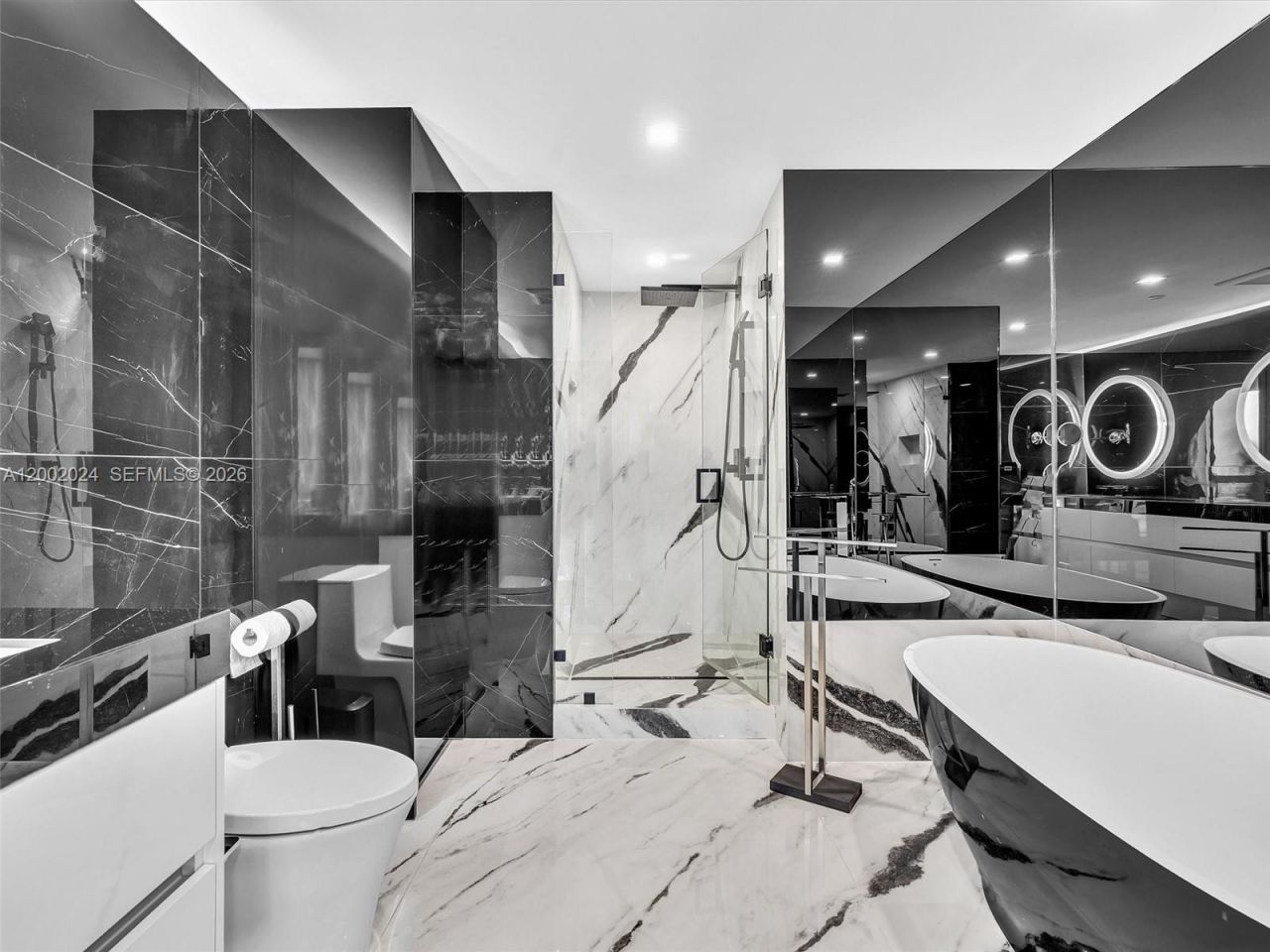 475 Brickell Ave, Unit 2715, Miami, FL 33131 Photo