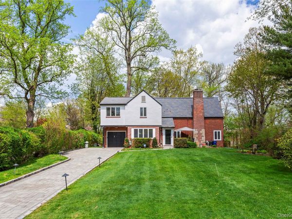 7 Lincoln Road , Great Neck, NY 11021