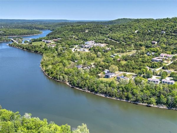 45 Blue Water Drive , Holiday Island, AR 72631