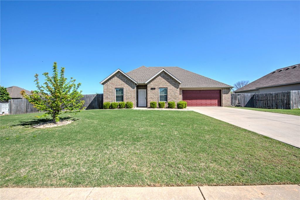507 W Stoney Point Road, Rogers, AR 72758 Main Photo