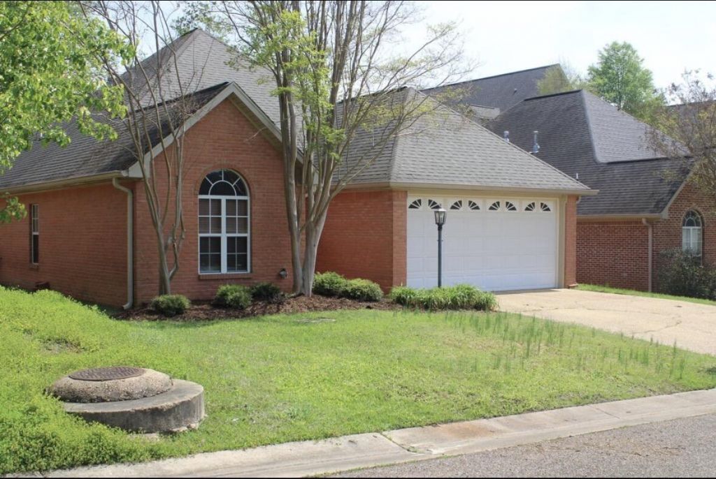 222 King Richard, Starkville, MS 39759 Main Photo
