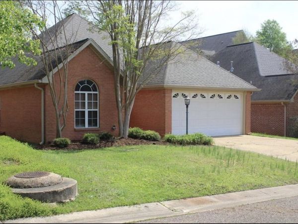 222 King Richard, Starkville, MS 39759