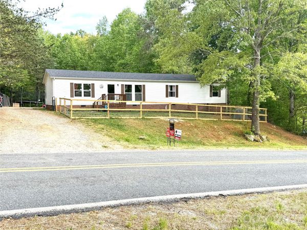 929 Brookhaven Road , Statesville, NC 28625
