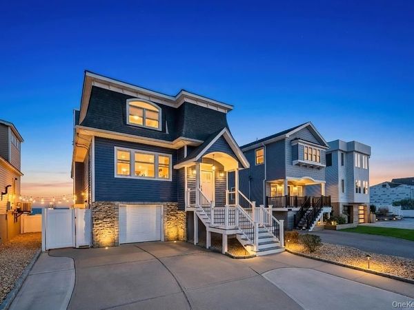 15 E Shore Drive , Babylon, NY 11702