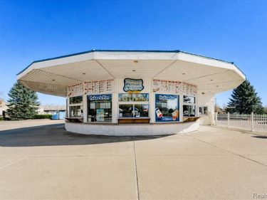 5962 Meridian Boulevard , Brighton Twp, MI 48116