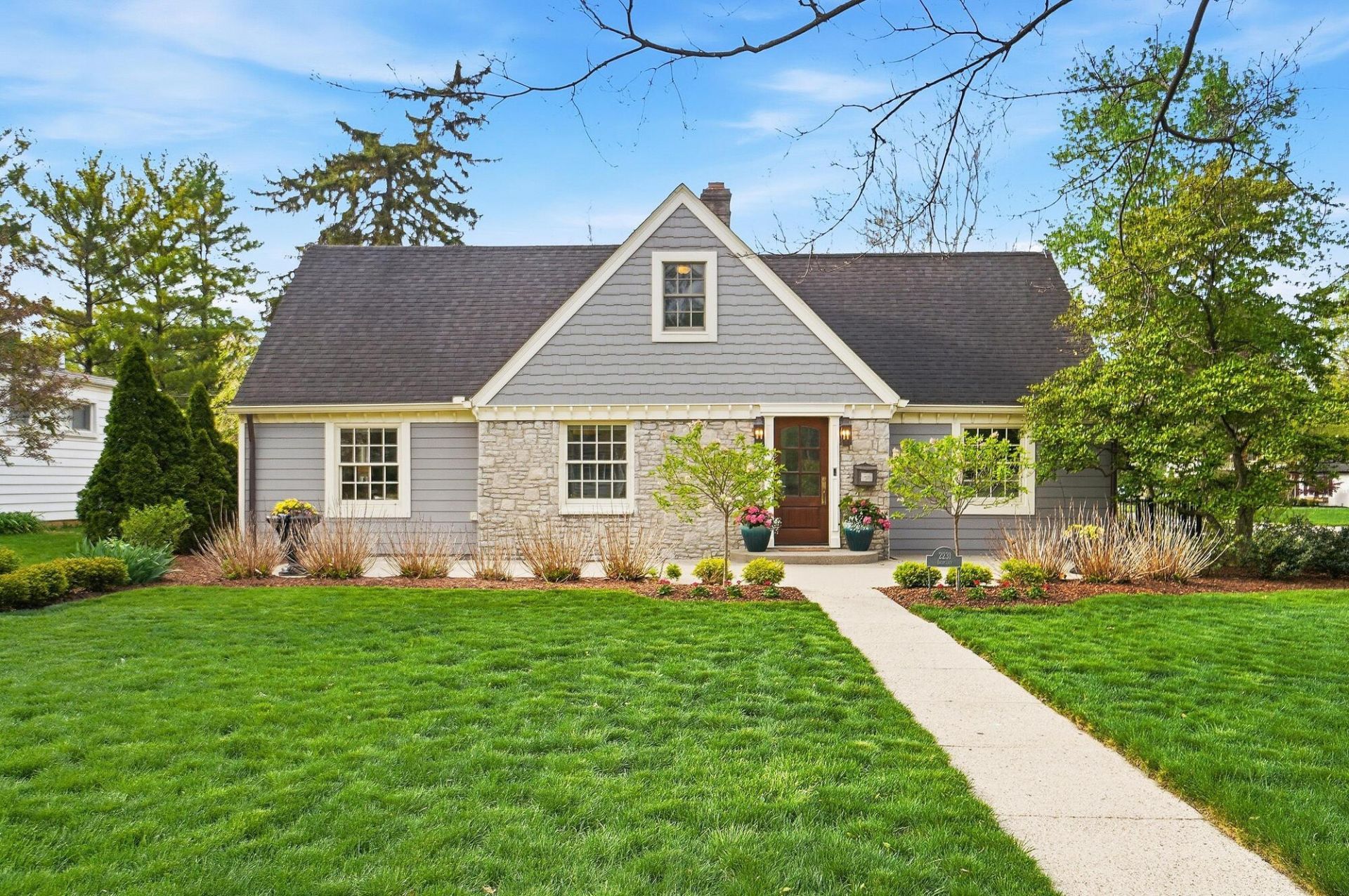 2231 Inchcliff Road , Columbus, OH 43221 Main Photo