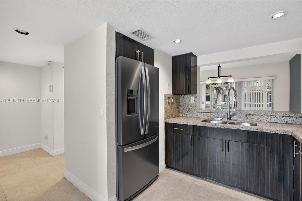 845 NW 91st Ter , Plantation, FL 33324 Photo