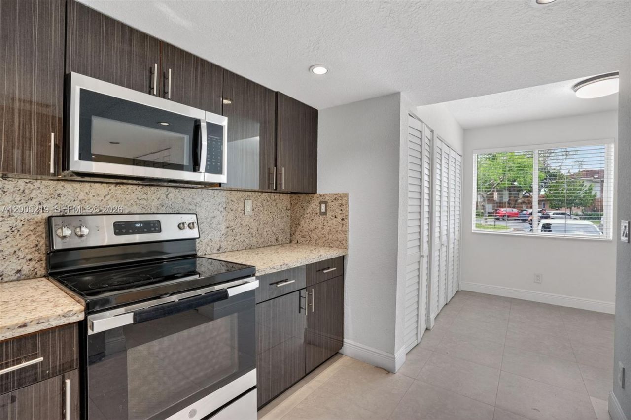 845 NW 91st Ter , Plantation, FL 33324 Photo