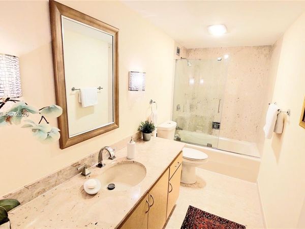 1020 SE 15th St, Unit 1, Fort Lauderdale, FL 33316