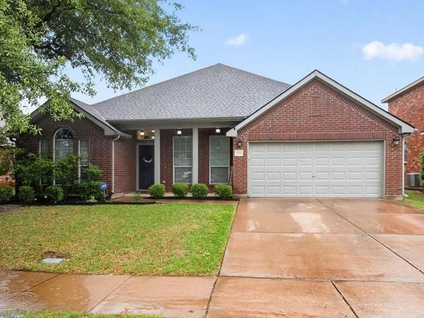 9122 Water Oak Drive , Arlington, TX 76002