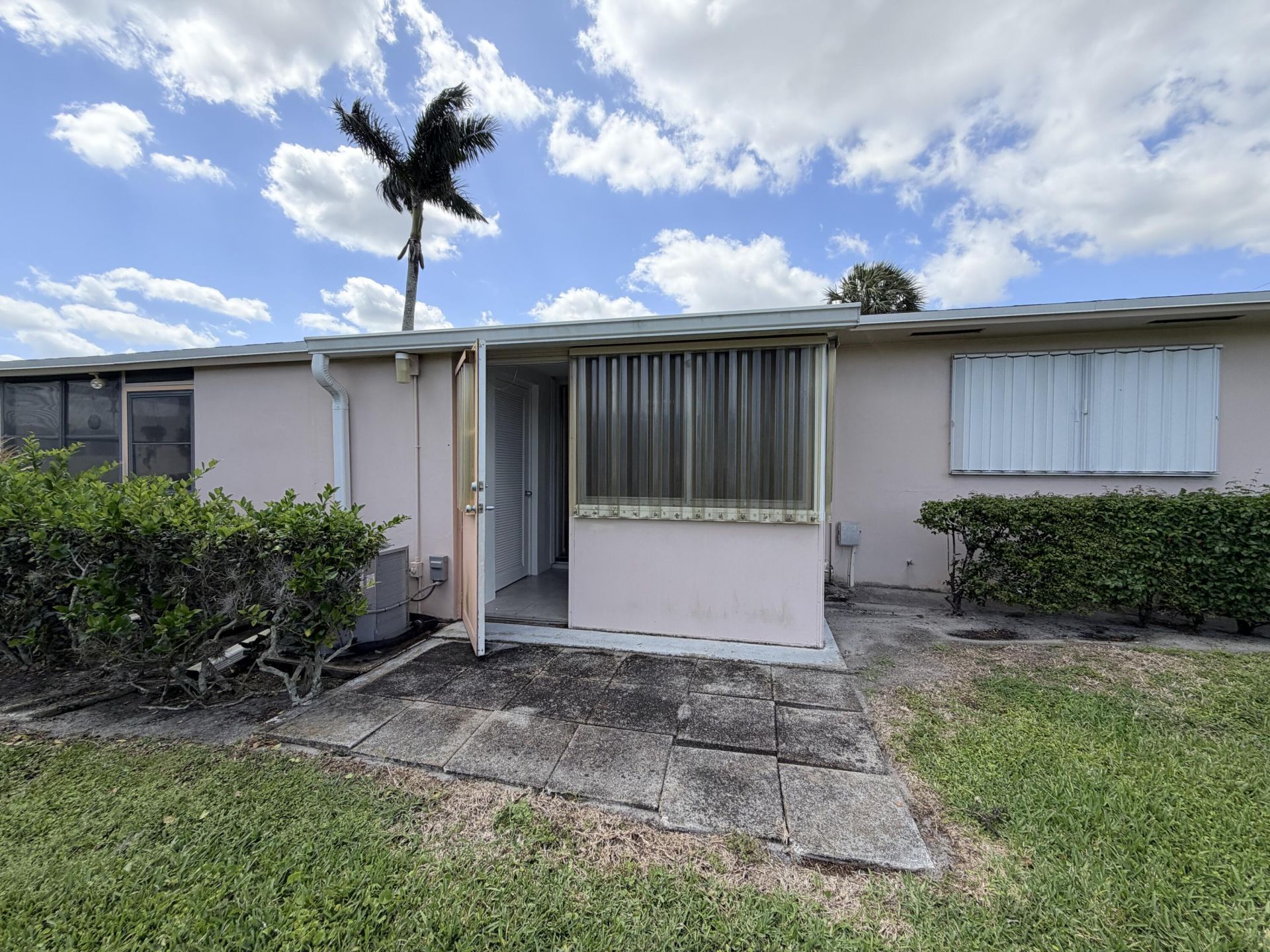 2607 Dudley Drive W, Unit L, West Palm Beach, FL 33415 Photo