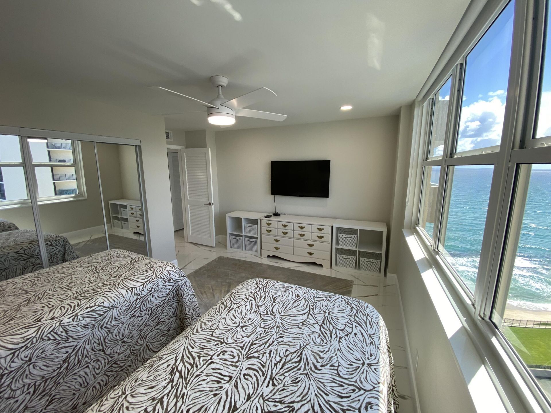 5440 N Ocean Drive, Unit 1501, Singer Island, FL 33404 Photo