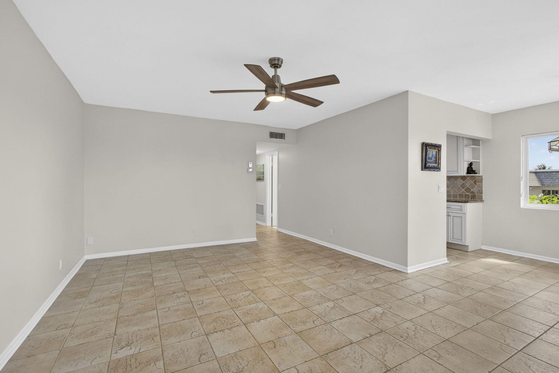 3402 Cynthia Lane, Unit 201, Lake Worth Beach, FL 33461 Photo