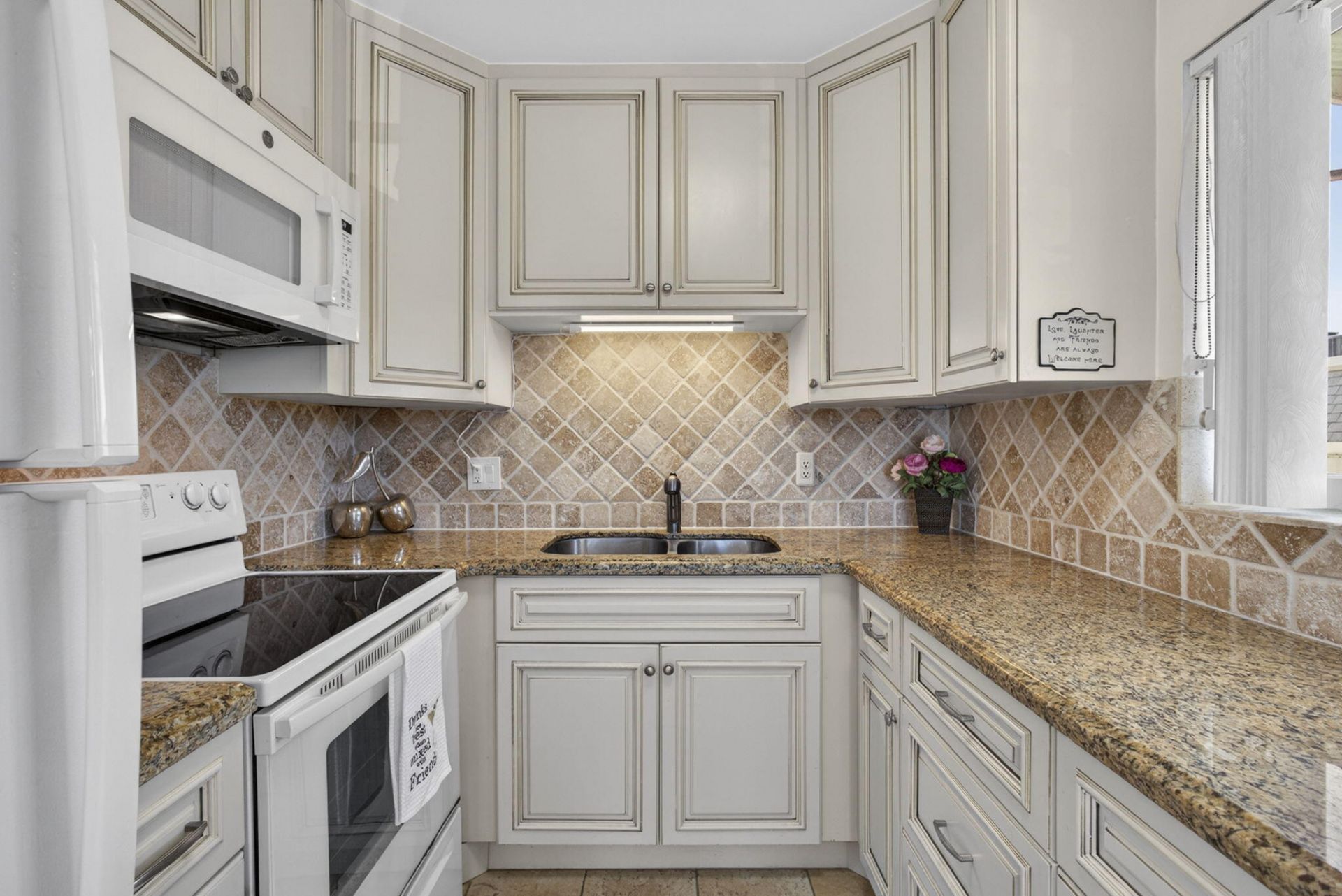 3402 Cynthia Lane, Unit 201, Lake Worth Beach, FL 33461 Photo