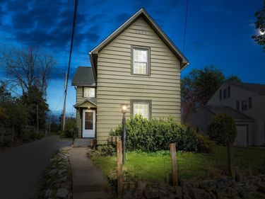 112 Crescent Street, Elkhart, IN 46516