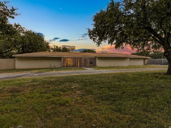 8390 N Verde, Unit 1, San Antonio, TX 78240