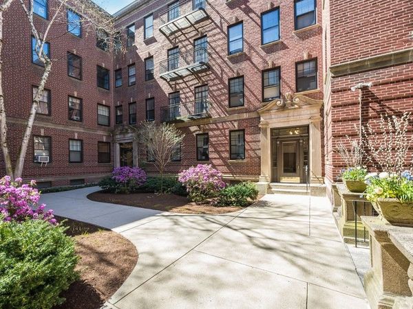42 Linnaean Street, Unit 14, Cambridge, MA 02138