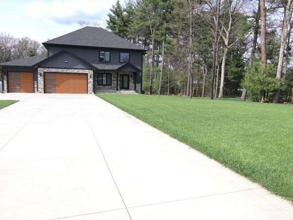 27 Breighly Way, Westfield, MA 01085