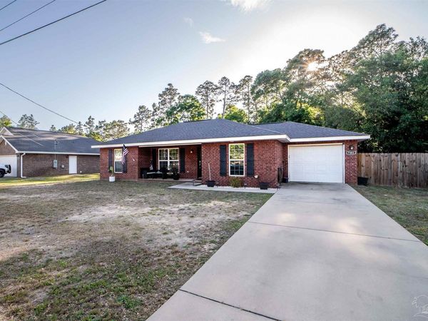 7201 Pro Ln, Milton, FL 32570