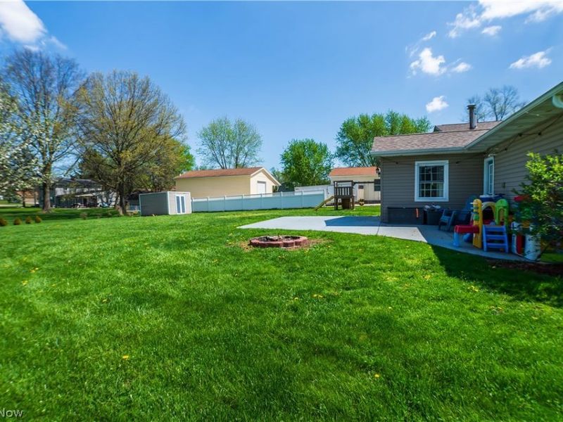 2375 Yorktown Street NW, Uniontown, OH 44685 Photo 20