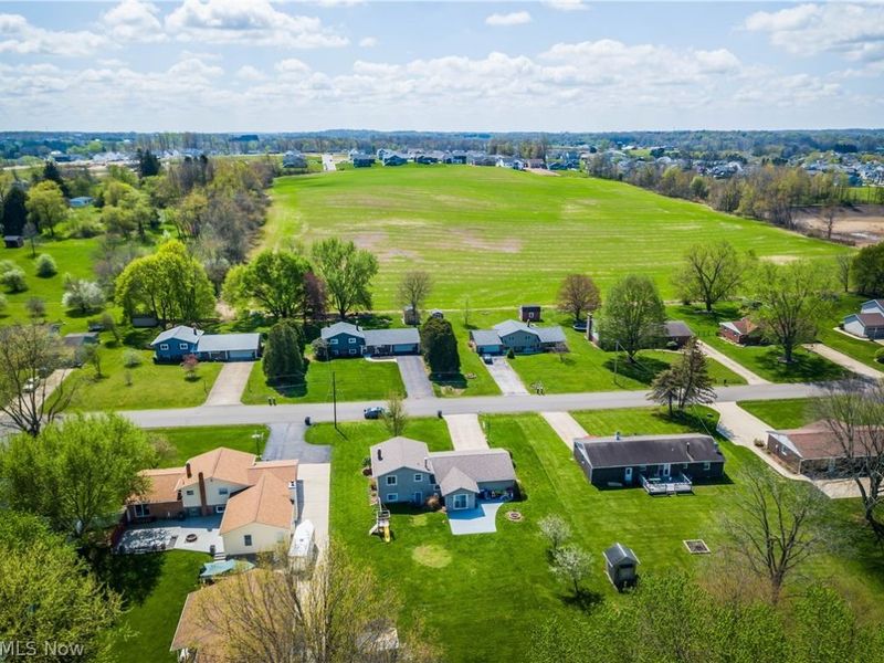 2375 Yorktown Street NW, Uniontown, OH 44685 Photo 31