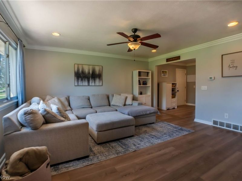 2375 Yorktown Street NW, Uniontown, OH 44685 Photo 7