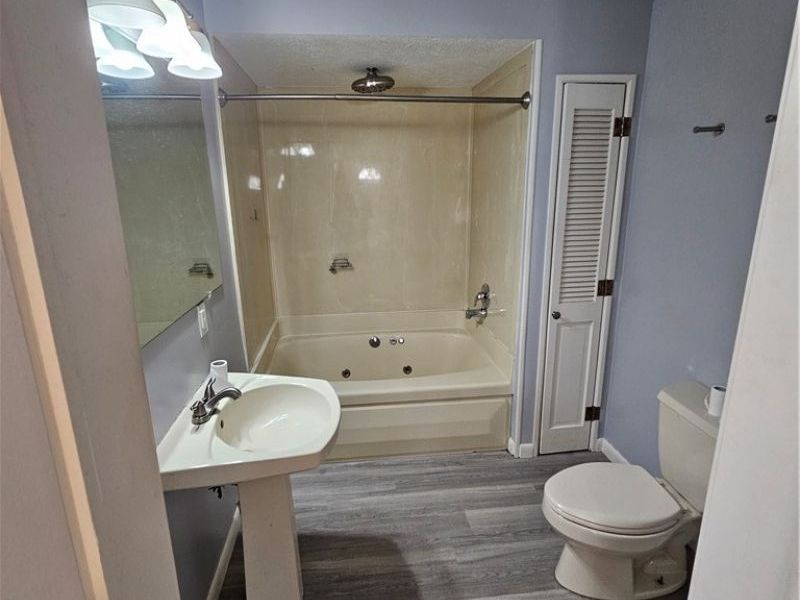 560 N Broadway Street, Medina, OH 44256 Photo 15