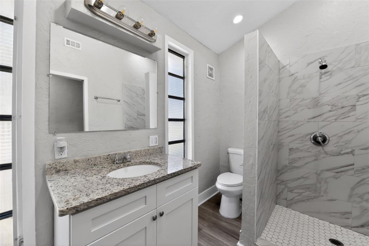 1150 52nd Street , Sarasota, FL 34234 Photo