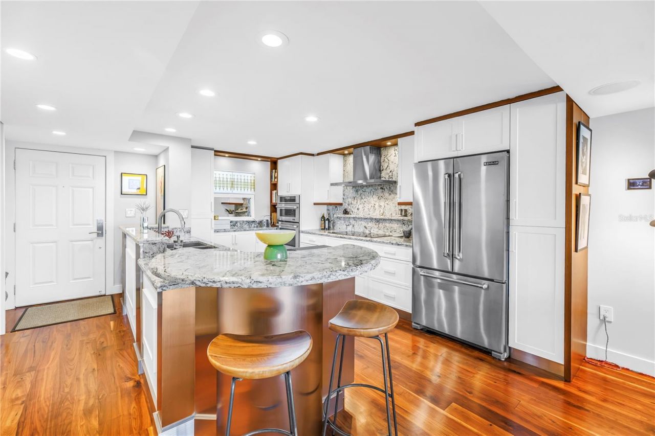 700 Beach Drive Ne, Unit 708, Saint Petersburg, FL 33701 Photo