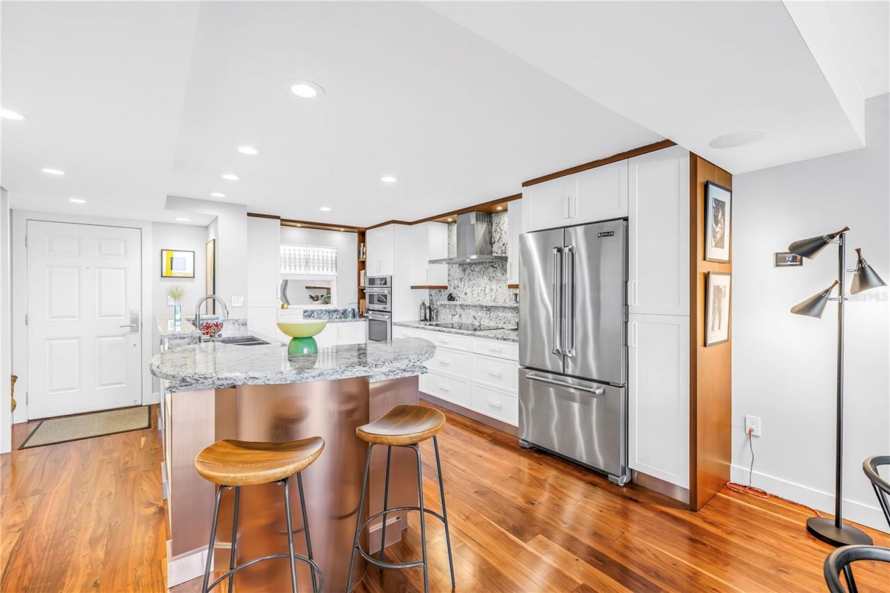 700 Beach Drive Ne, Unit 708, Saint Petersburg, FL 33701 Photo