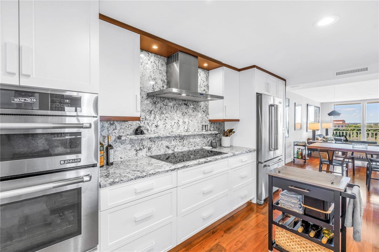 700 Beach Drive Ne, Unit 708, Saint Petersburg, FL 33701 Photo