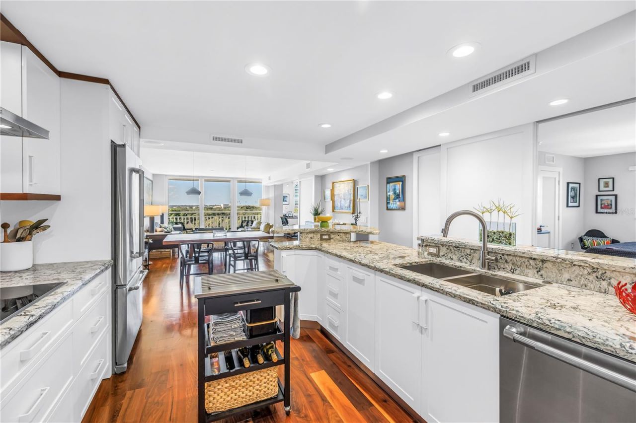 700 Beach Drive Ne, Unit 708, Saint Petersburg, FL 33701 Photo