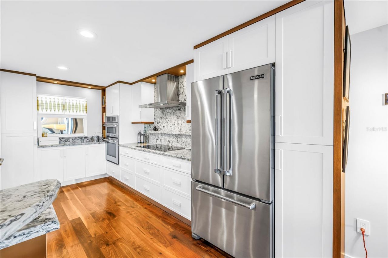 700 Beach Drive Ne, Unit 708, Saint Petersburg, FL 33701 Photo