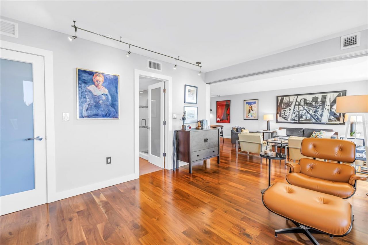 700 Beach Drive Ne, Unit 708, Saint Petersburg, FL 33701 Photo