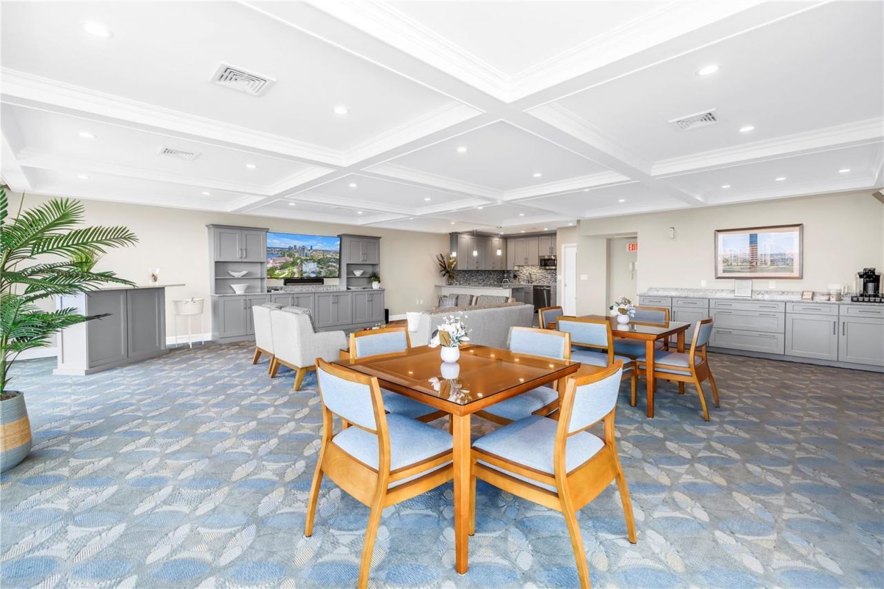 700 Beach Drive Ne, Unit 708, Saint Petersburg, FL 33701 Photo