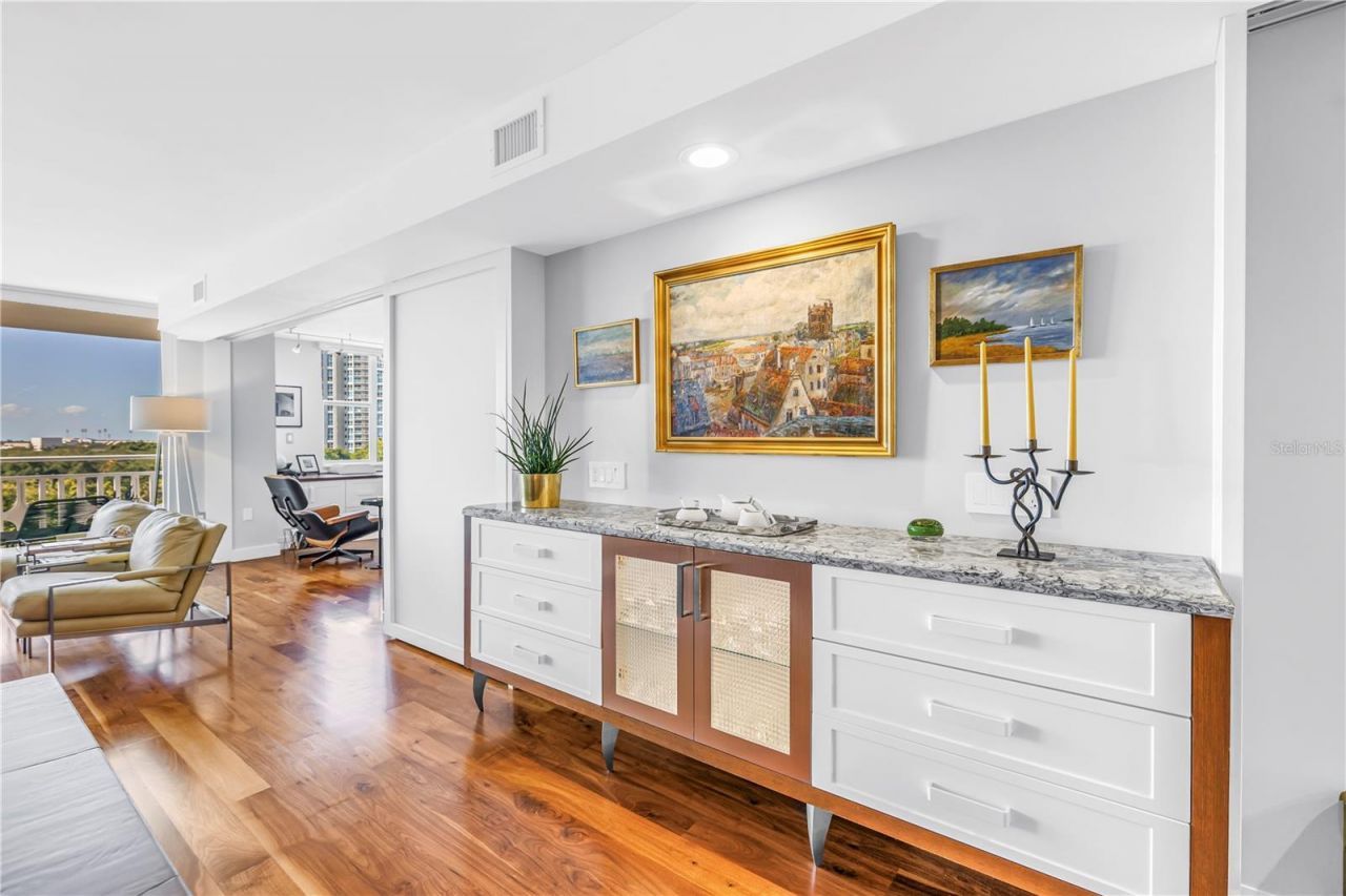700 Beach Drive Ne, Unit 708, Saint Petersburg, FL 33701 Photo