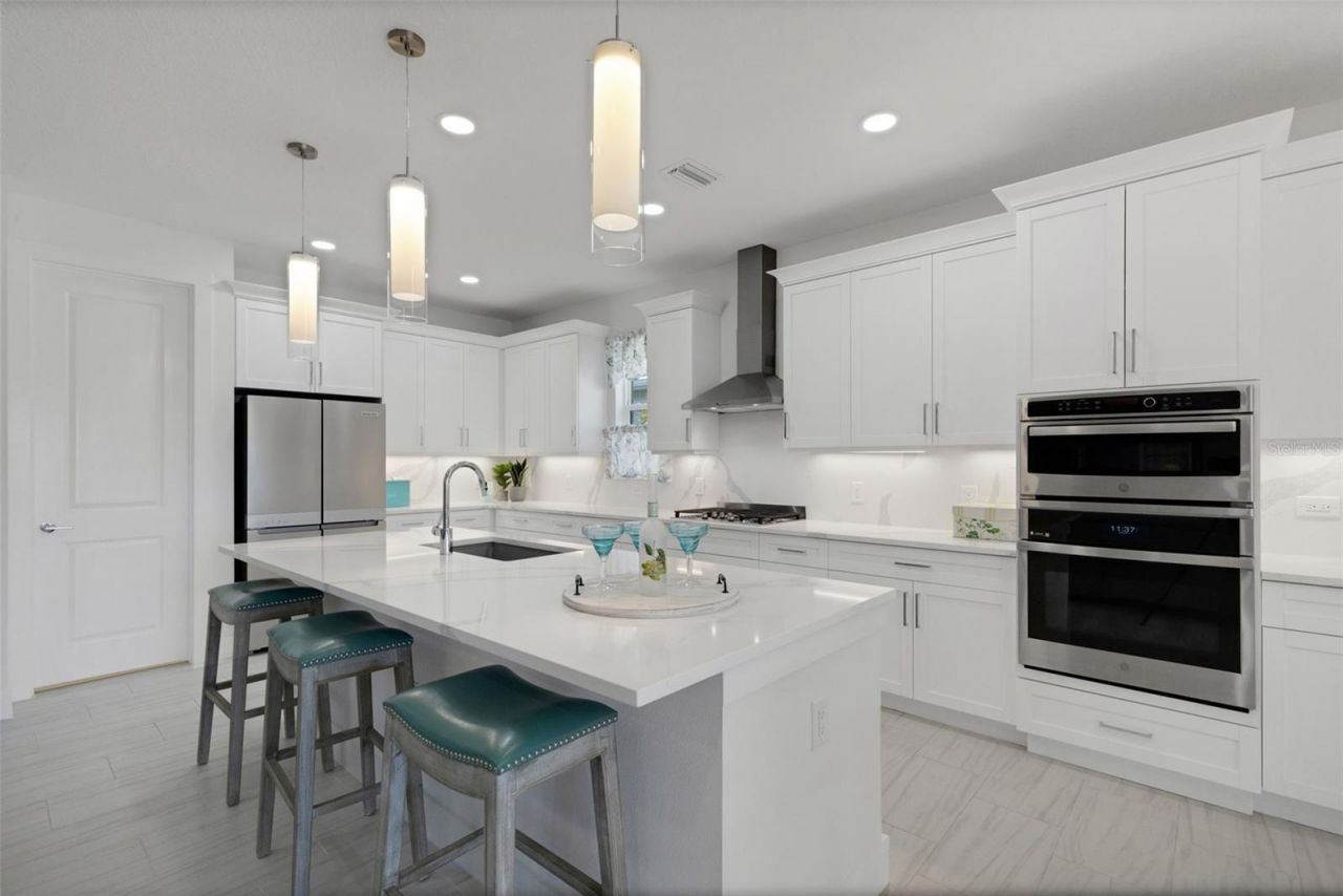 1104 Waterline Court, Sarasota, FL 34240 Photo