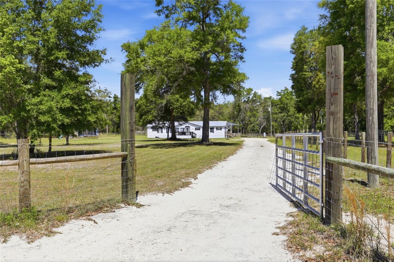 847 SW Applewood Glen , Fort White, FL 32038 Photo