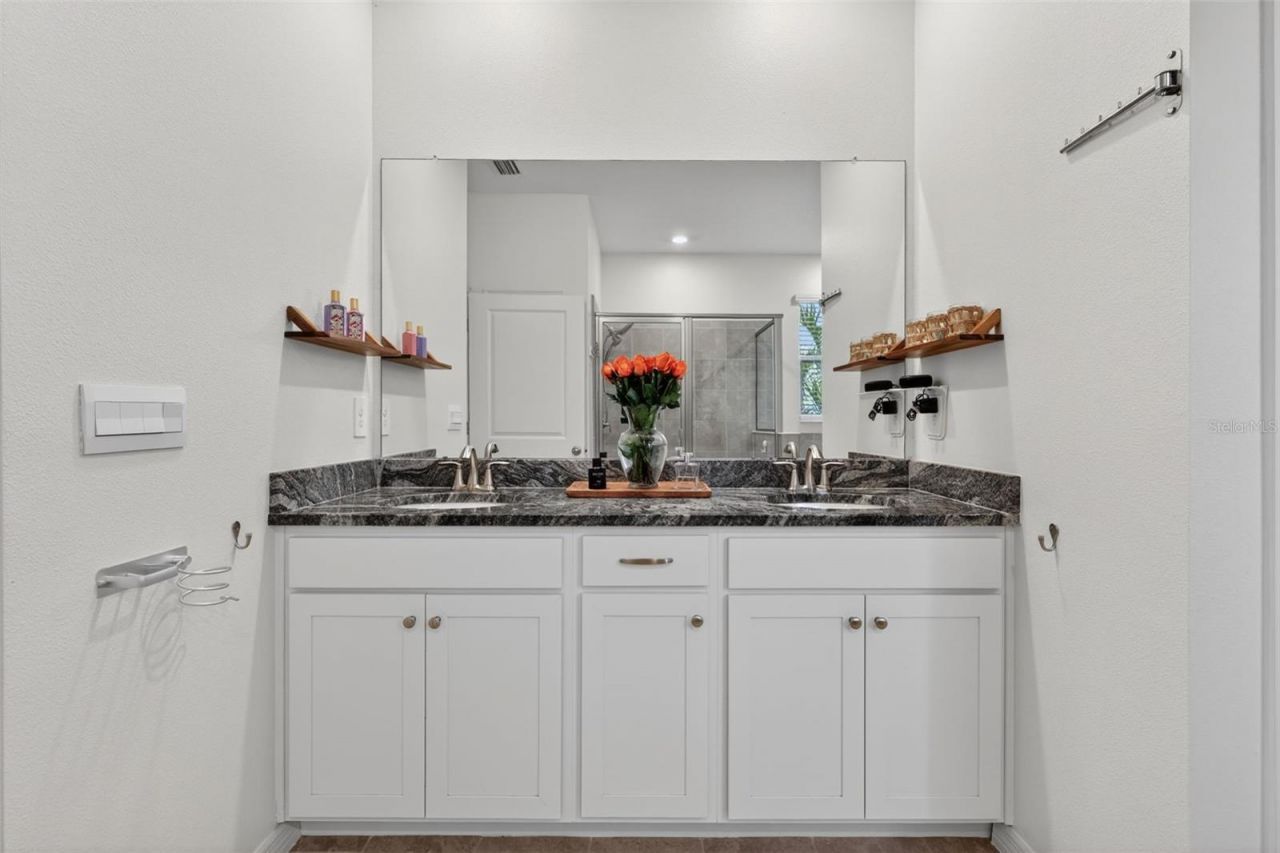 5667 Woodland Sage Drive, Sarasota, FL 34238 Photo