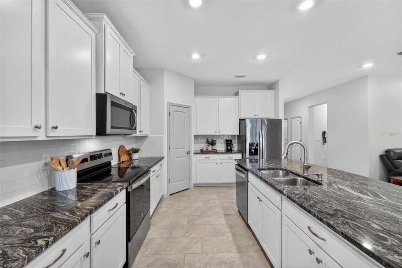 5667 Woodland Sage Drive, Sarasota, FL 34238 Photo