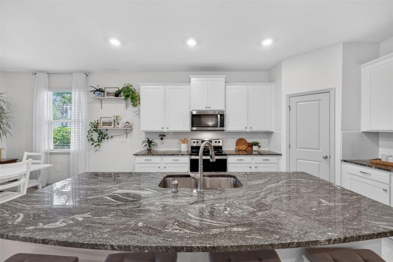 5667 Woodland Sage Drive, Sarasota, FL 34238 Photo