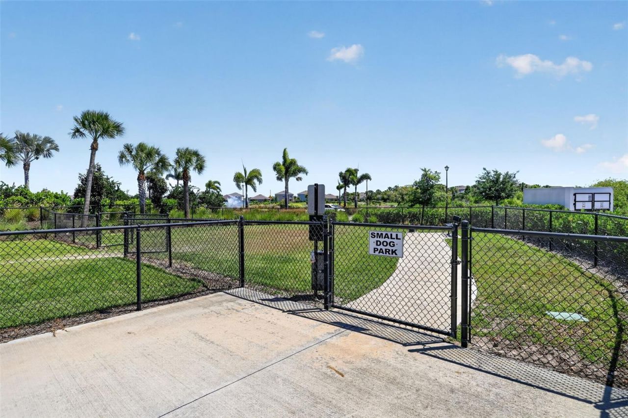 5667 Woodland Sage Drive, Sarasota, FL 34238 Photo